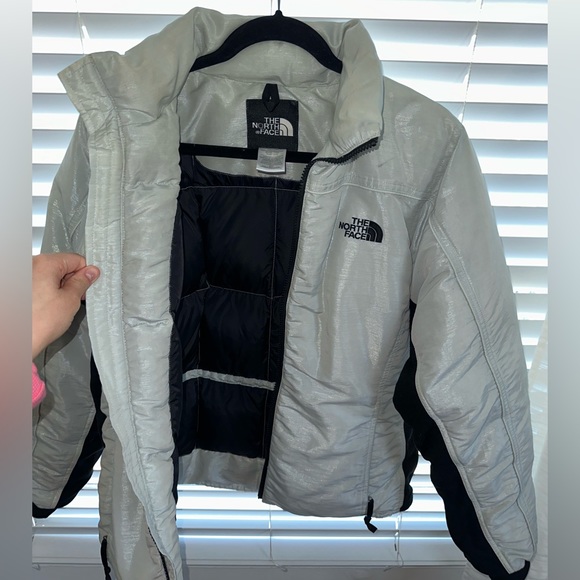 The North Face Puffer Jacket - Picture 9 of 9